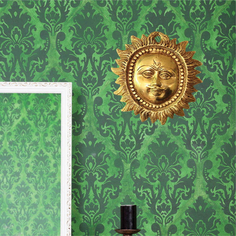Brass Sun Face Statue for Wall Hanging Showpiece Article for Home Decoration (15 x 15 x 2 CM, Golden)